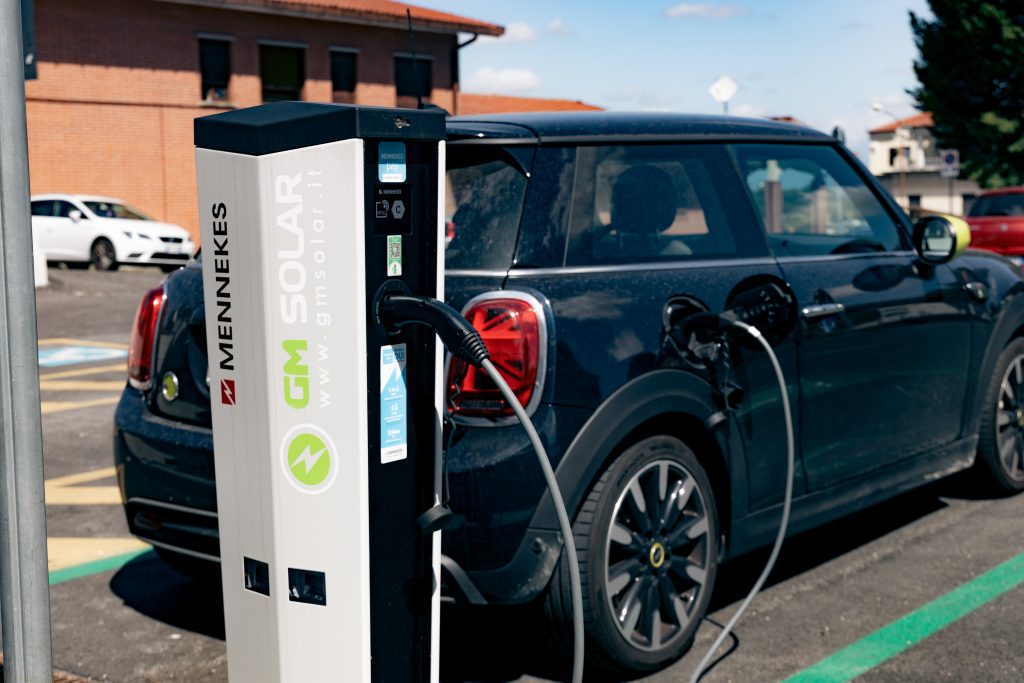 colonnina ricarica auto elettrica